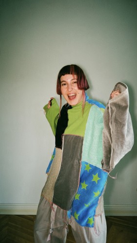 kolorowy-sweter-oversize-radosny-gwiazdy-starstruck-rags-queen.jpg.jpg