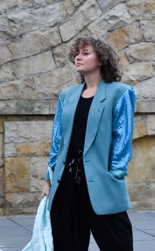 niebieska marynarka rags queen4.jpg