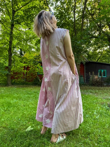 sukienka oversize luźna różowa wzór z kieszeniami upcykling rags queen 6.jpg